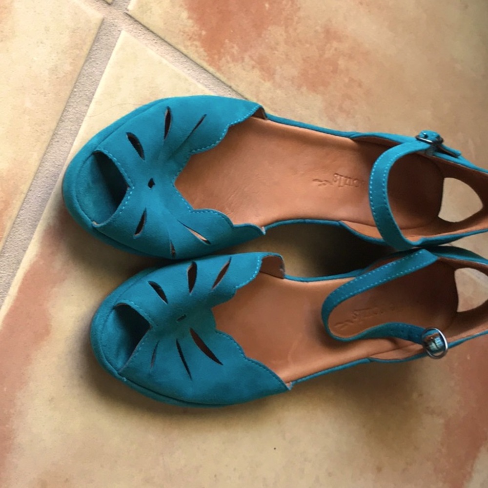 Gentle Souls “Lily Moon” sandals size 10
